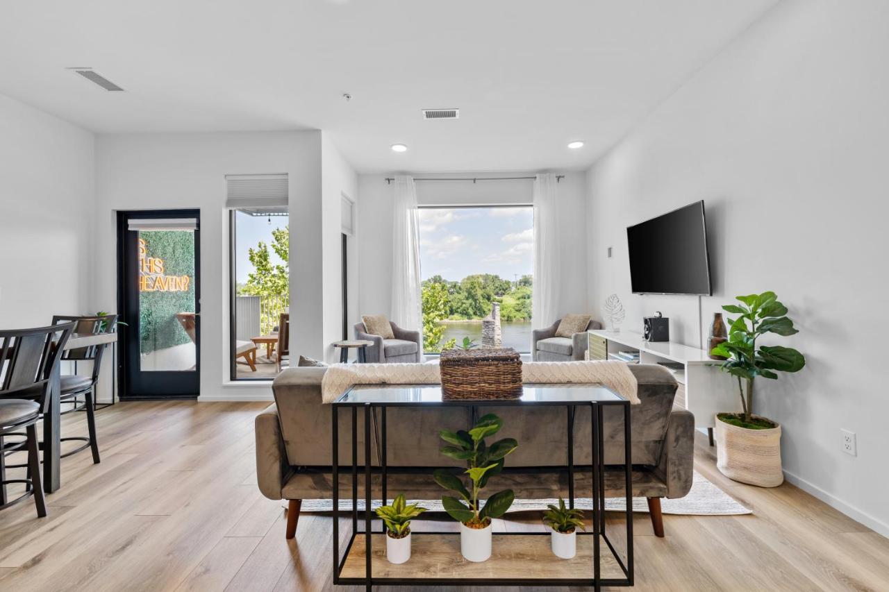 River View, Balcony, Germantown, Central, Elevator *