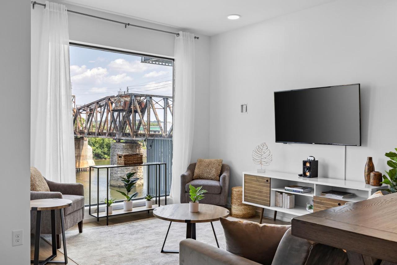 Apartment River View, Balcony, Germantown, Central, Elevator *